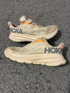 Hoka Clifton 9